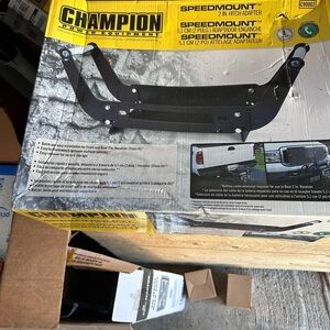 Champion SpeedMount Black Hitch Adapter